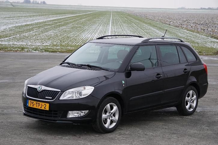 Occasion 2012 Skoda Fabia Stationwagen | € 3.500 (Iets duurder) - Afbeelding 1/4