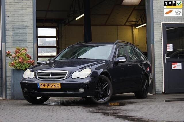 Blauw Gebruikt 2004 Mercedes C180 Classic Stationwagen | € 1.750 (Goede deal) - Afbeelding 1/4
