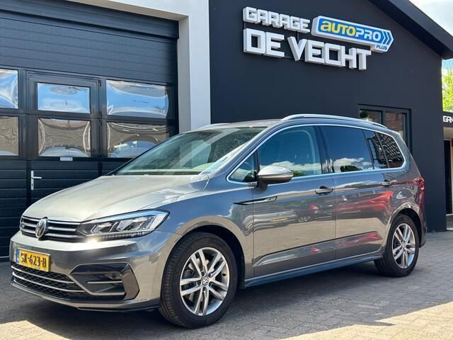 Grijs Gebruikt 2018 VW Touran Highline MPV | € 21.450 (Eerlijke prijs) - Afbeelding 1/4