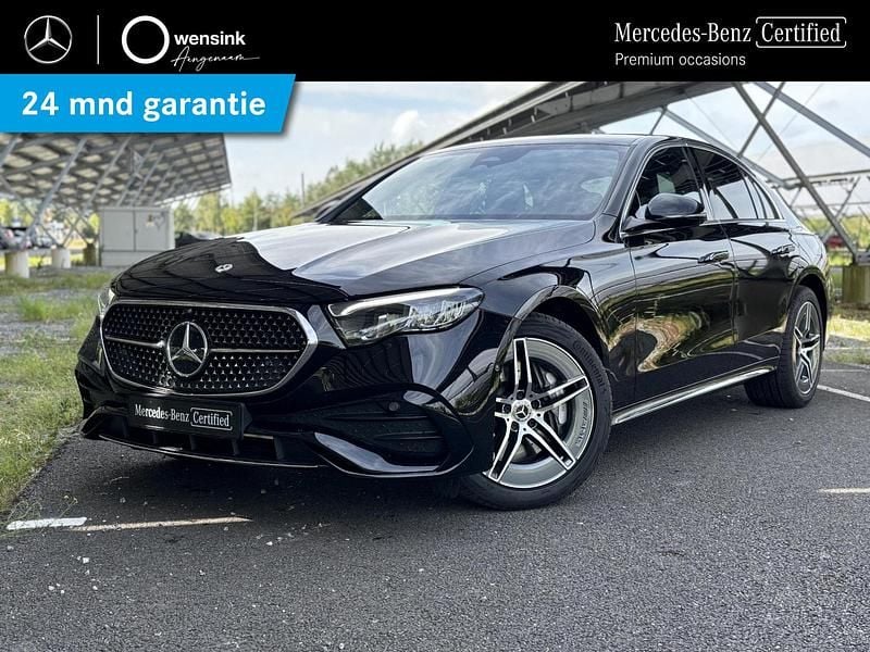 Zwart Gebruikt 2023 Mercedes E300 AMG line Sedan | € 56.850 (Goede deal) - Afbeelding 1/4