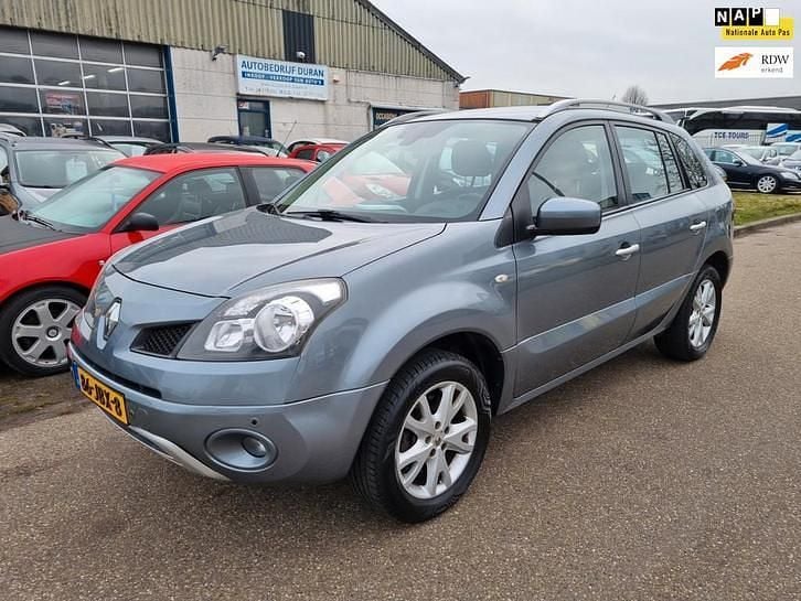 Gebruikt 2009 Renault Koleos Dynamique SUV | € 2.250 (Goede deal) - Afbeelding 1/4