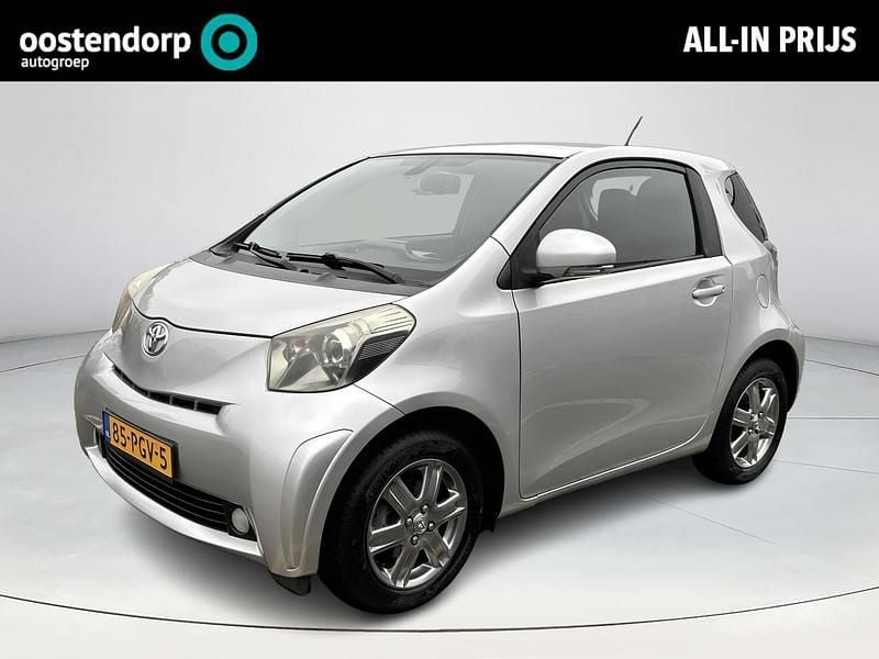 Grijs Gebruikt 2011 Toyota iQ Hatchback | € 7.945 (Eerlijke prijs) - Afbeelding 1/4