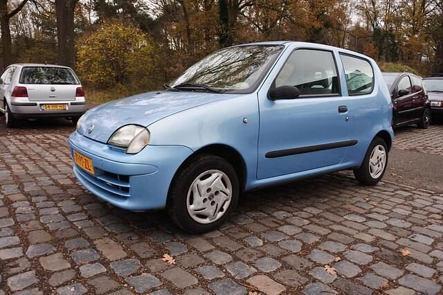 Blauw (metallic) Gebruikt 2004 Fiat Seicento Active Hatchback | € 850 (Eerlijke prijs) - Afbeelding 1/4