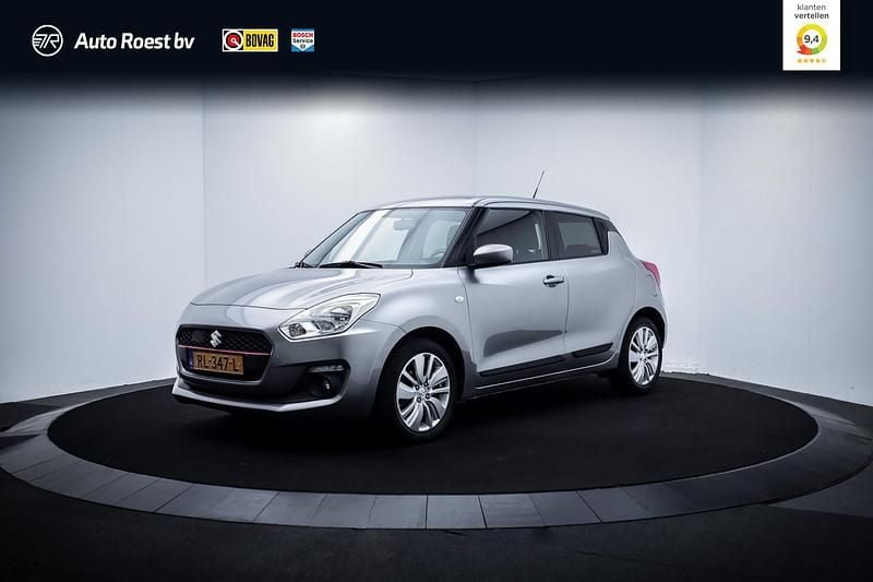 Grijs Occasion 2018 Suzuki Swift Hatchback | € 13.225 (Eerlijke prijs) - Afbeelding 1/4