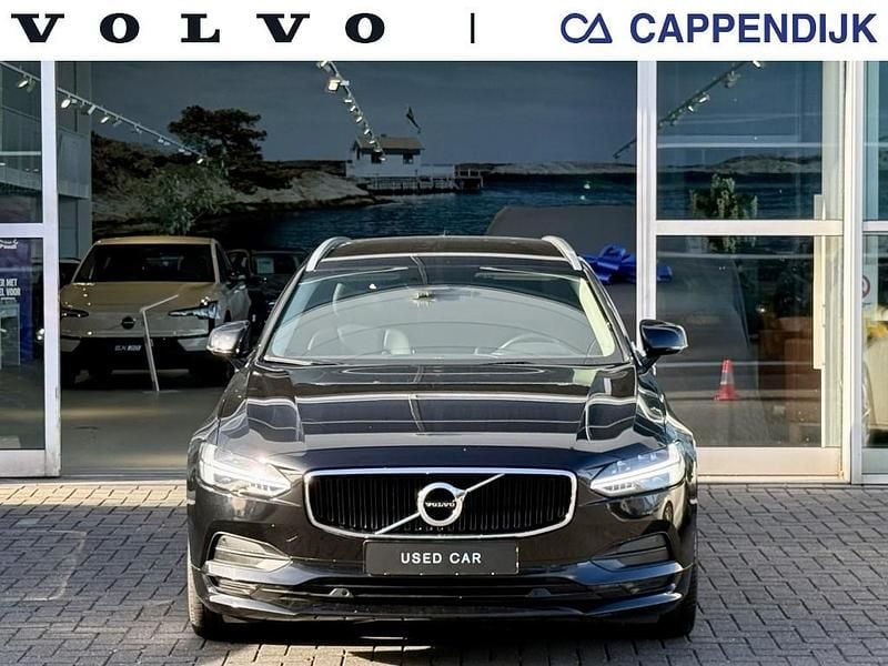 Zwart Gebruikt 2019 Volvo V90 Momentum Stationwagen | € 30.245 (Super prijs) - Afbeelding 1/4