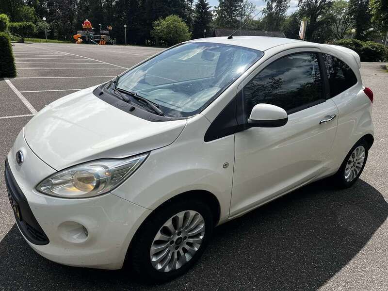 Wit Gebruikt 2011 Ford Ka Titanium X Hatchback | € 2.200 (Goede deal) - Afbeelding 1/4
