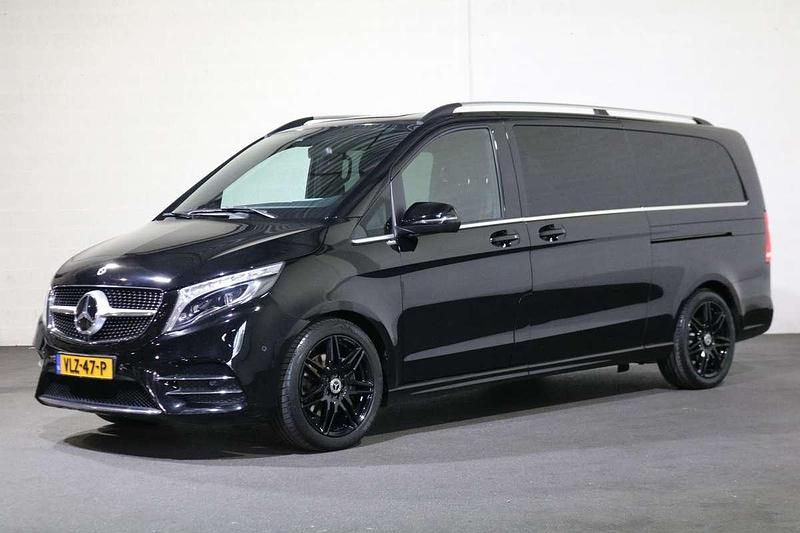Zwart Gebruikt 2021 Mercedes V300 Avantgarde Edition MPV | € 43.950 - Afbeelding 1/4