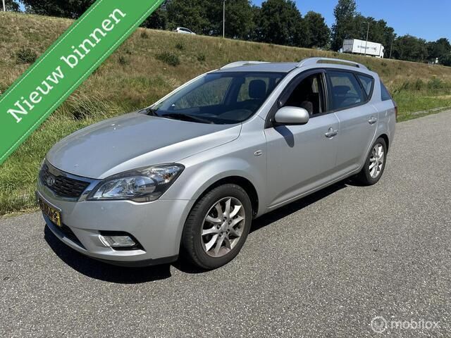 Grijs Gebruikt 2011 Kia Ceed Stationwagen | € 1.950 - Afbeelding 1/4