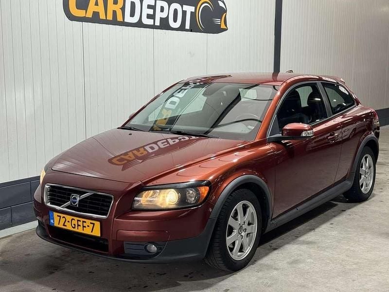 Rood Gebruikt 2008 Volvo C30 Momentum Hatchback | € 2.699 (Goede deal) - Afbeelding 1/4