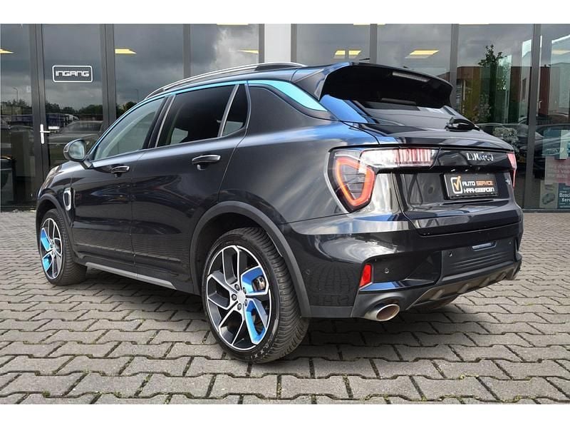 Zwart Gebruikt 2023 Lynk & Co 01 SUV | € 28.450 (Eerlijke prijs) - Afbeelding 1/1