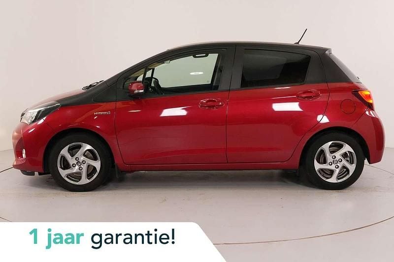 Rood Gebruikt 2016 Toyota Yaris Hybrid Trend Hatchback | € 9.850 (Eerlijke prijs) - Afbeelding 1/4
