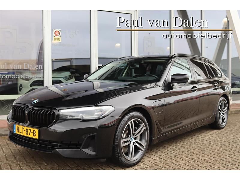 Zwart Gebruikt 2022 BMW 530 Stationwagen | € 35.920 (Goede deal) - Afbeelding 1/4