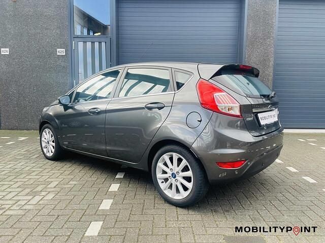 Occasion Ford Fiesta Titanium 101 PK (74 kW) 2017 Grijs Hatchback