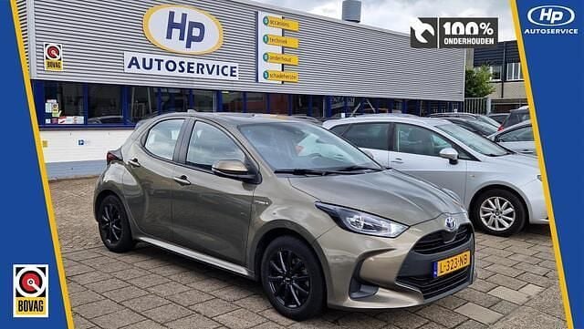 Groen Gebruikt 2021 Toyota Yaris Active Hatchback | € 18.000 (Goede deal) - Afbeelding 1/4