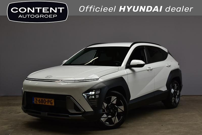 Wit Gebruikt 2024 Hyundai Kona Comfort SUV | € 29.940 (Iets duurder) - Afbeelding 1/4