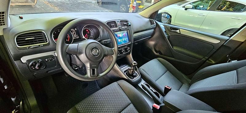 Blauw Gebruikt 2010 VW Golf VI Hatchback | € 3.000 (Goede deal) - Afbeelding 1/4