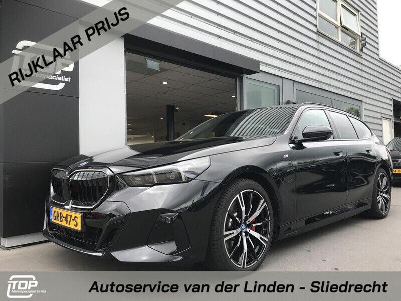 Zwart Gebruikt 2024 BMW 530 M Sport Stationwagen | € 74.500 - Afbeelding 1/4