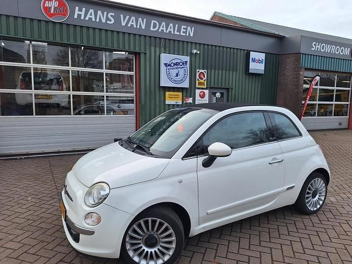 Wit (metallic) Gebruikt 2011 Fiat 500C Rock Cabriolet | € 3.950 (Goede deal) - Afbeelding 1/4