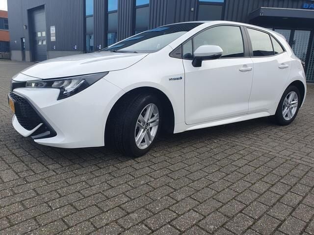 Wit Gebruikt 2019 Toyota Corolla Active Hatchback | € 17.999 (Goede deal) - Afbeelding 1/4