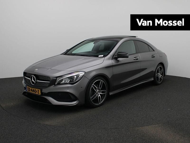 Grijs Gebruikt 2019 Mercedes CLA180 AMG Sedan | € 22.900 (Eerlijke prijs) - Afbeelding 1/4