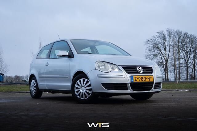 Grijs Occasion 2005 VW Polo Sportline Hatchback | € 1.495 (Goede deal) - Afbeelding 1/4