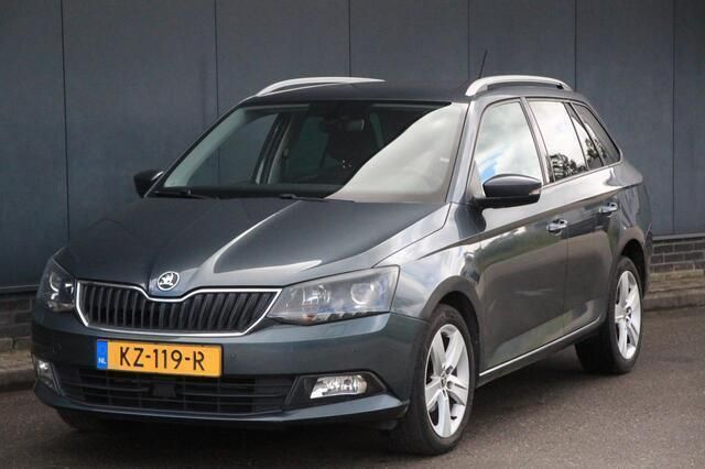 Grijs Gebruikt 2017 Skoda Fabia Business Line Stationwagen | € 7.450 (Duur) - Afbeelding 1/4