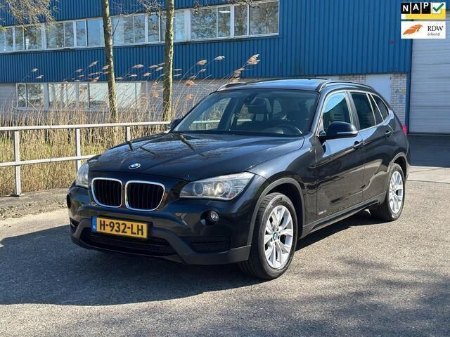 Zwart Gebruikt 2014 BMW X1 SUV | € 9.650 (Eerlijke prijs) - Afbeelding 1/4
