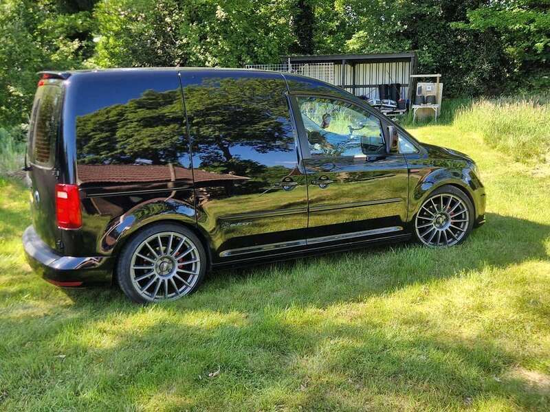 Zwart Gebruikt 2016 VW Caddy MPV | € 14.000 - Afbeelding 1/4