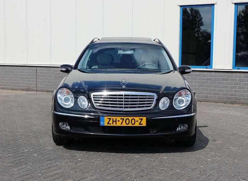 Zwart Gebruikt 2003 Mercedes E320 Stationwagen | € 3.000 (Super prijs) - Afbeelding 1/4
