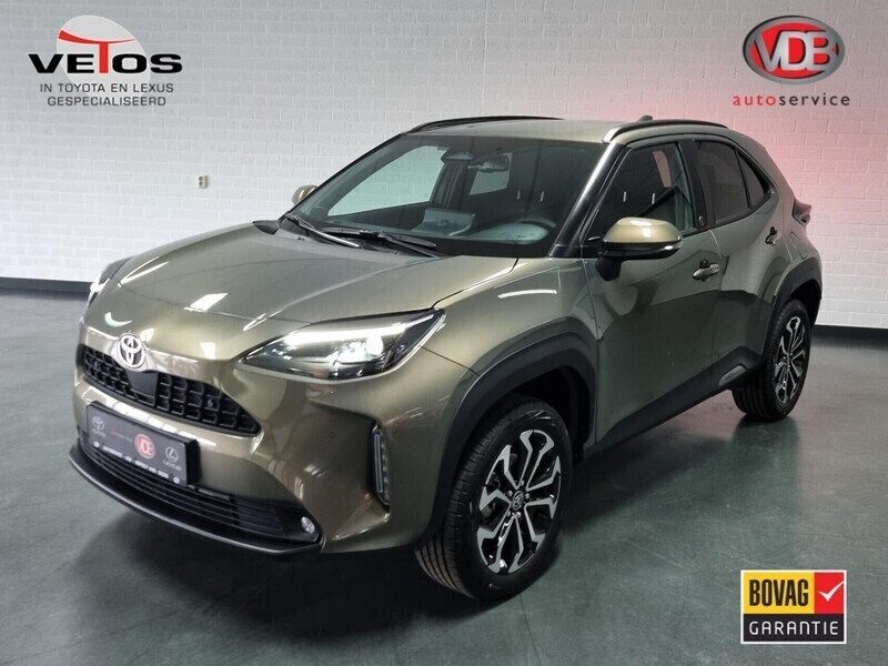 Groen Gebruikt 2022 Toyota Yaris Cross Team SUV | € 29.850 (Duur) - Afbeelding 1/4