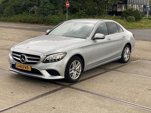 Grijs Occasion 2019 Mercedes C160 Business Coupé | € 22.999 (Eerlijke prijs) - Afbeelding 1/4