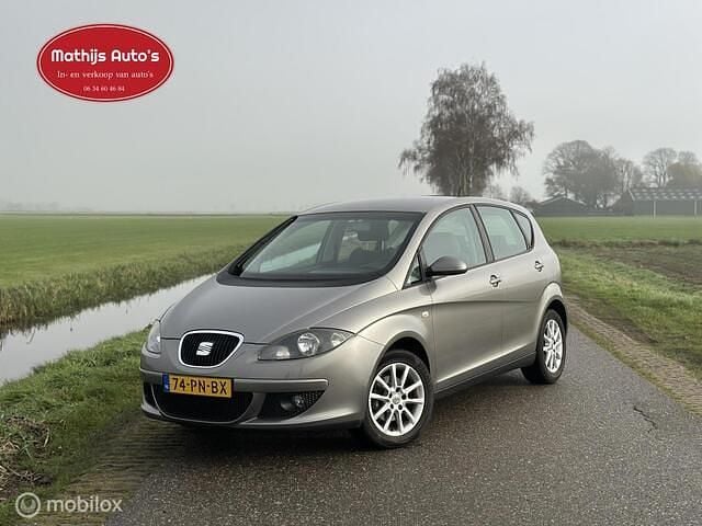 Grijs Gebruikt 2004 Seat Altea MPV | € 2.850 (Eerlijke prijs) - Afbeelding 1/4