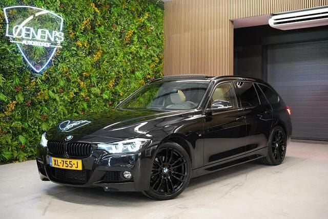 Zwart Gebruikt 2019 BMW 318 M Sport Stationwagen | € 20.890 (Iets duurder) - Afbeelding 1/4