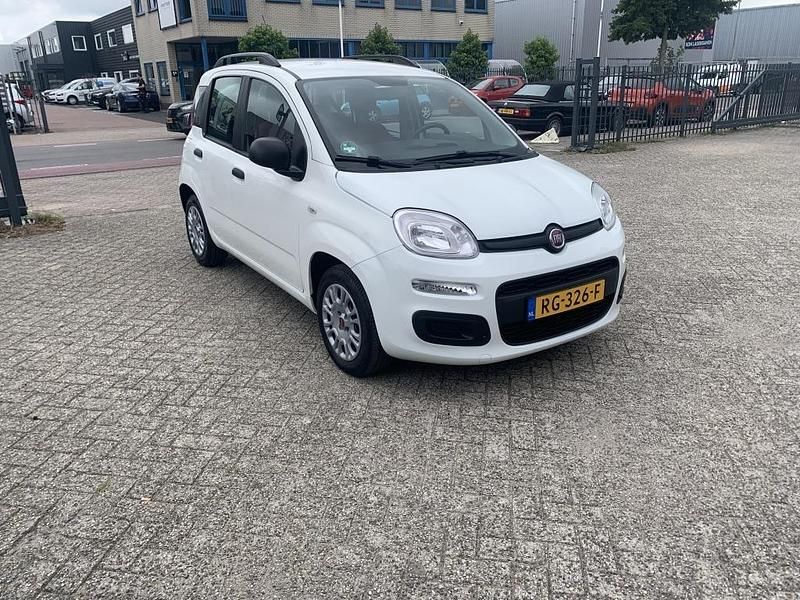 Wit Occasion 2017 Fiat Panda Pop Star Hatchback | € 6.000 (Goede deal) - Afbeelding 1/4