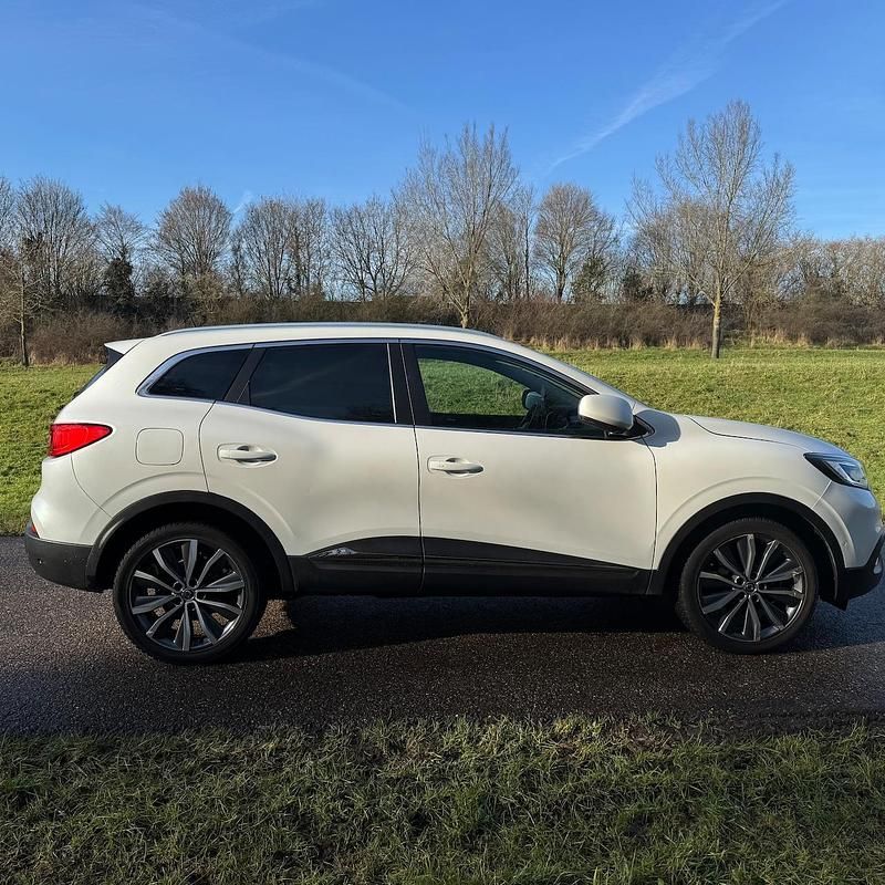 Wit (parellak) Occasion 2017 Renault Kadjar SUV | € 11.950 (Goede deal) - Afbeelding 1/4