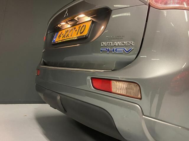 Occasion Mitsubishi Outlander Edition 121 PK (88 kW) 2014 Grijs SUV