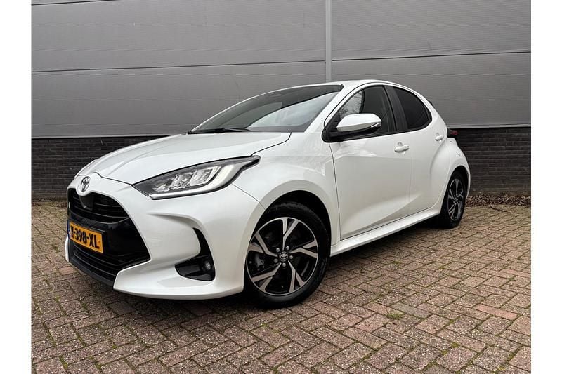 Wit Gebruikt 2024 Toyota Yaris Hybrid Edition Hatchback | € 25.980 (Eerlijke prijs) - Afbeelding 1/1