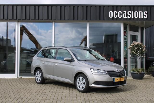 Grijs Gebruikt 2019 Skoda Fabia Ambition Hatchback | € 14.250 (Duur) - Afbeelding 1/4