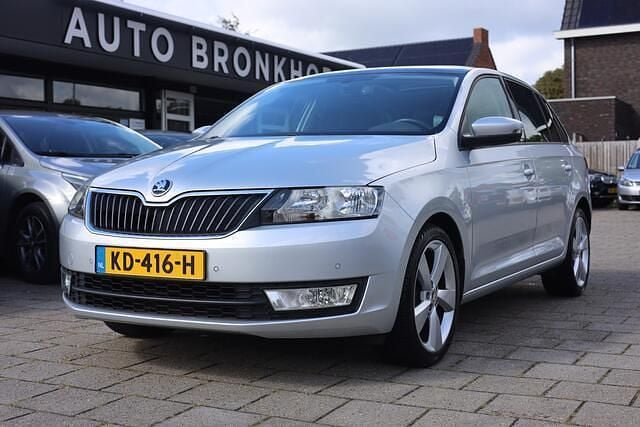 Grijs Gebruikt 2016 Skoda Rapid Joy Hatchback | € 9.950 (Eerlijke prijs) - Afbeelding 1/4