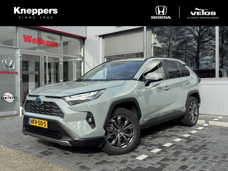 Groen Gebruikt 2023 Toyota RAV4 Hybrid Executive SUV | € 48.900 (Iets duurder) - Afbeelding 1/4