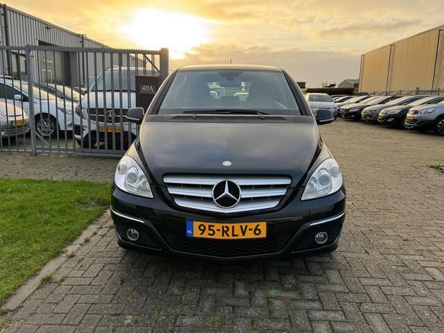 Occasion Mercedes B180 Business 116 PK (85 kW) 2011 Zwart MPV