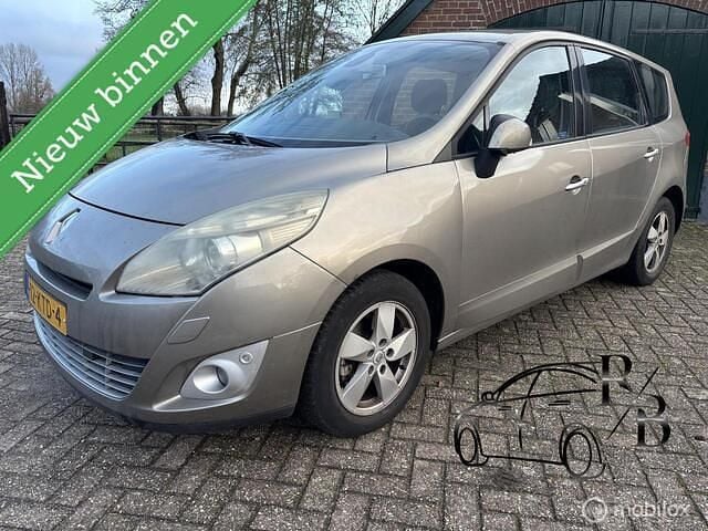 Beige Gebruikt 2010 Renault Grand Scénic III Dynamique MPV | € 3.599 (Goede deal) - Afbeelding 1/4