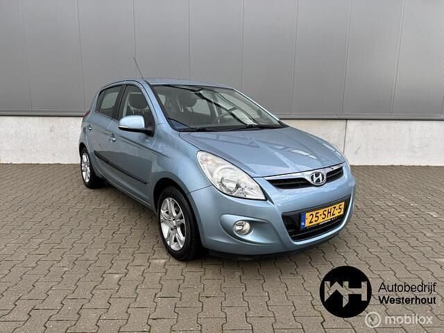 Blauw Occasion 2011 Hyundai i20 Hatchback | € 5.195 (Eerlijke prijs) - Afbeelding 1/4