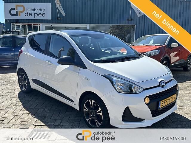 Wit Gebruikt 2018 Hyundai i10 Comfort Hatchback | € 7.650 (Eerlijke prijs) - Afbeelding 1/3