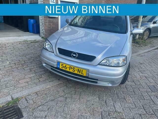 Grijs Gebruikt 2003 Opel Astra Sedan | € 1.049 (Eerlijke prijs) - Afbeelding 1/4