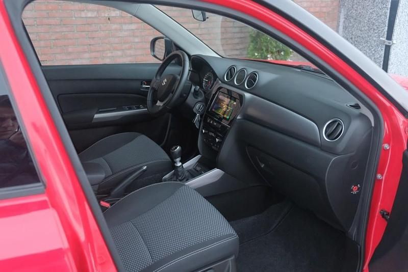 Occasion Suzuki Vitara 2023 Rood SUV