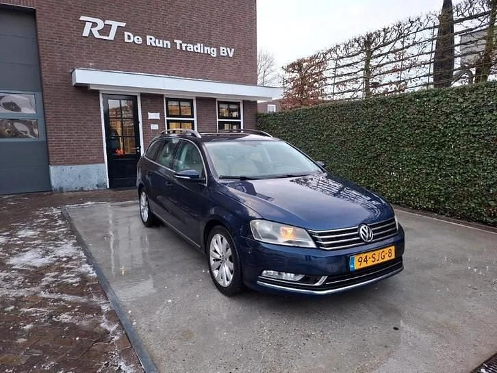 Blauw Occasion 2012 VW Passat Stationwagen | € 3.950 (Super prijs) - Afbeelding 1/4