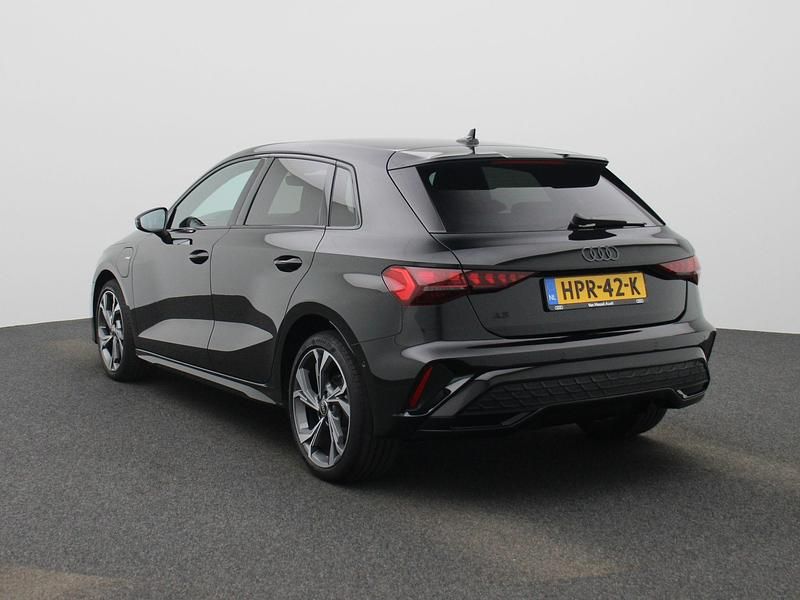 Occasion Audi A3 Sportback e-tron S-Line 204 PK (150 kW) 2025 Zwart (metallic) Hatchback