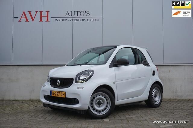 Wit Gebruikt 2018 Smart ForTwo Electric Drive Hatchback | € 9.950 (Eerlijke prijs) - Afbeelding 1/4