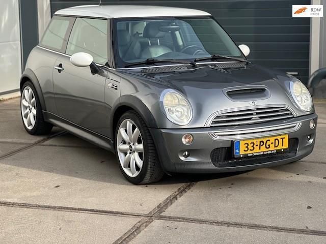 Grijs Gebruikt 2004 Mini Cooper S Hatchback | € 3.850 (Eerlijke prijs) - Afbeelding 1/4